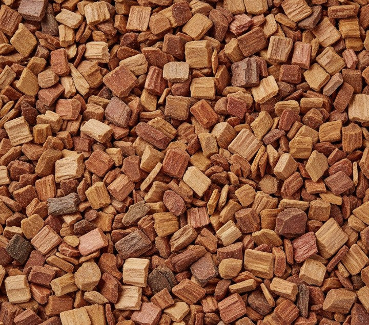 Przewodnik po drewnie do wędzenia: jakich zrębków użyć do wieprzowiny, ryb i sera