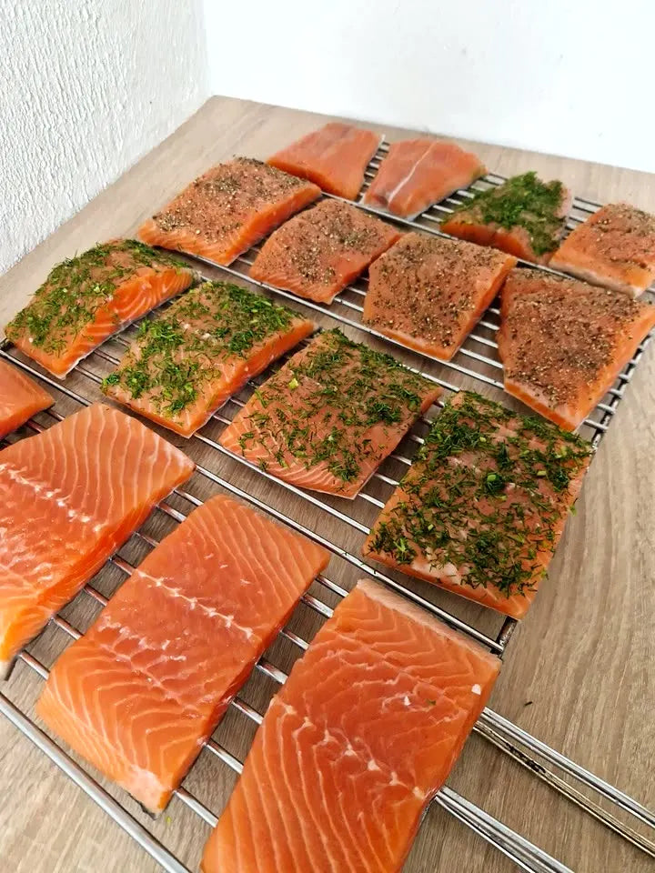 Lachs in Gewürzen – Salzen und Vorbereiten, Räucherofen DREVOS Classic PRO
