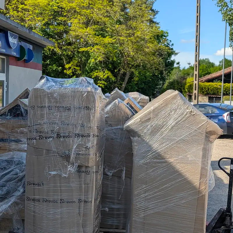 Paletten warten auf den Frachtführer