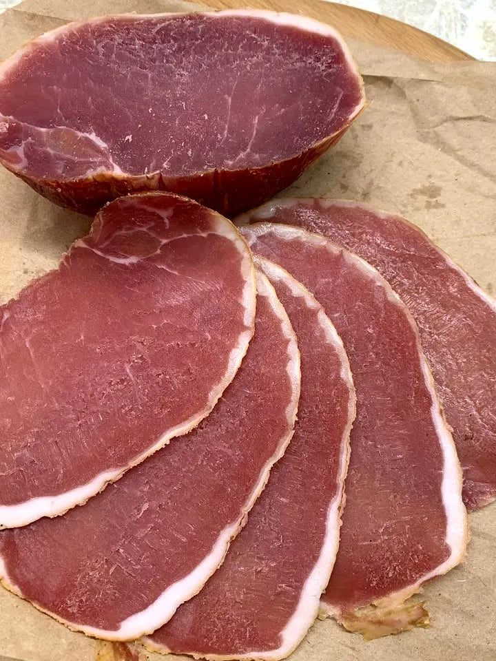 Hausgemachte Würstchen im Räucherofen DREVOS Mini