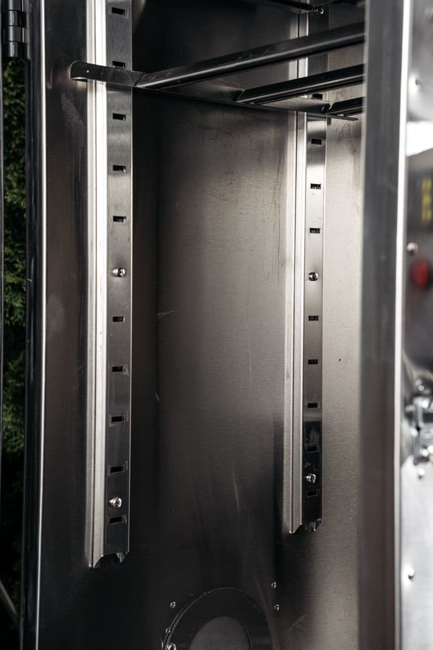 Bewegliche Einschübe DREVOS Smoke Chamber 50 + – Führungen und Querstangen