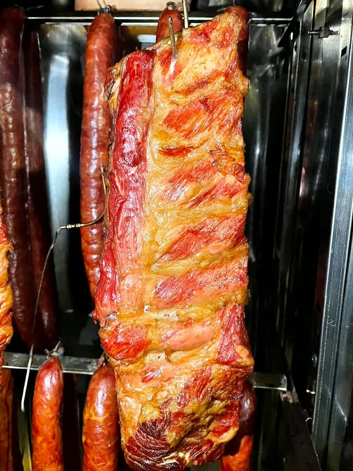 Bauchspeck und Wurst — Heißräuchern, Räucherkammer DREVOS Smoke Chamber 50